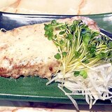 ひき肉を丸ごと焼く？パッカンステーキのチーズ乗せ♪